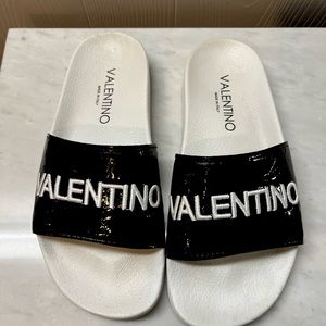 Black and White Valentino slides